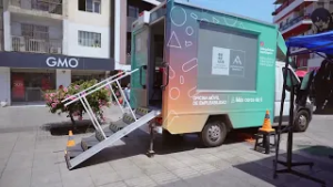 Oficina Móvil de Antofagasta Minerals recorre barrios para acercar empleos mineros a la comunidad