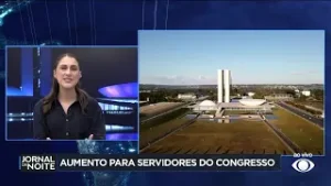 Deputados aprovam reajuste para servidores do Congresso