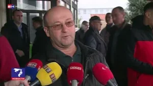 Radnici "Željeznica RS" okupili su se u Prijedoru kako bi iskazali nezadovoljstvo visinom primanja