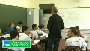 Aprovado projeto que valoriza tema da denúncia de violência em currículos escolares - 03/02/26