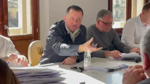 Gjergj Nika u "jep' uje ne shoshe socialisteve.