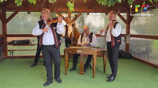 🎻🍷 RADOVESICE SE NA JEDEN VEČER PŘENESLY NA MORAVU!