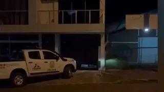 Encarnación: Person arrested after crashing through a gate while fleeing from police