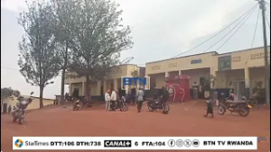 KAYONZA - KABARE: #TRUMP YAKUBITIWE MU ISANTERE AZIRA KUTISHYURA ICUPA RY'INZOGA KUGEZA APFUYE