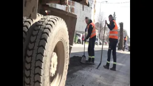 Mnogo rupa na putevima, u toku njihova sanacija