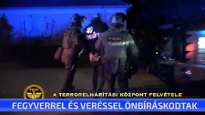 Fegyverrel és veréssel önbíráskodtak