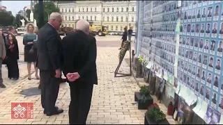 mons. Gallagher al memoriale di Maidan per le vittime del 2014 e della guerra