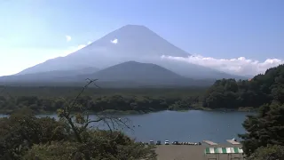 精進湖ライブカメラ タイムラプス映像（2026年7月23日） 提供：UTYテレビ山梨