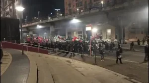 Lavoratori portuali contro le guerre, presidio a varco S. Benigno e corteo verso Stazioni Marittime