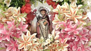 Devotos asisten a la misa de la bajada de Santo Domingo de Guzmán