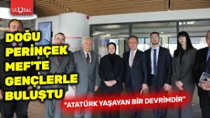 Doğu Perinçek MEF’te gençlerle buluştu: “Mustafa Kemal Atatürk yaşayan bir devrimdir”