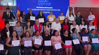 More than 200 women graduated from the Mujer Emprende project