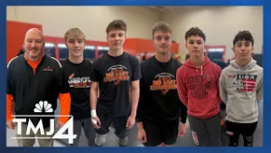 High school wrestling team makes history with 10 Wisconsin qualifiers