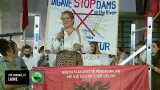 Top Channel/ Banderola gjigante në bulevard, çfarë ndodhi në protestën e 62 poshtë zyrës së Ramës