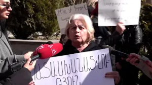 2 մլն 300 հազար փոխանցել էի, որ 8 մլն վարկ ստանամ. բողոքի ակցիայի մասնակից