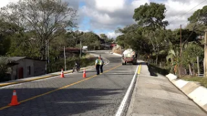 Familias reciben con alegría el último tramo de la Carretera Cuapa - La Libertad en Chontales