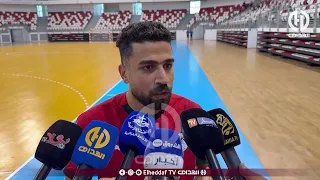 👀🎙️ شاهد.. هذا ما قاله علاء عيسى قائد المنتخب المصري داخل القاعة بعد الفوز وديًا على الجزائر! 🇪🇬⚽️🇩🇿
