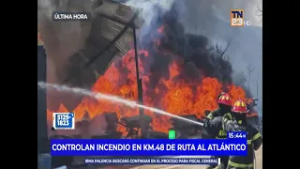 El Progreso: incendio forestal arrasa pastizales y alcanza expendio clandestino de combustible