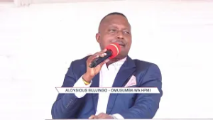OKUSABIRA EMIRIMU: Omusumba Bujjingo asiimye abaleeta obutebe