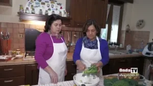 Pasta 'ncaciata siciliana, la ricetta della tradizione