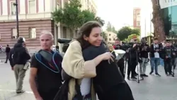 Protesta/ Studentë hedhin valle në bulevard