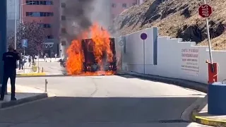 Κάηκε αστικό λεωφορείο στην είσοδο του Νοσοκομείου Καβάλας