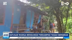 Ratusan Warga Mengungsi Terdampak Tanah Bergerak