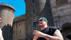 Striking and unique: the Maschio Angioino, a castle that hosted kings, popes, and power