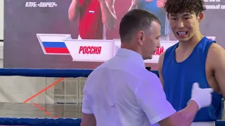 Международный матч по боксу прошел во Владивостоке по случаю Дня города.