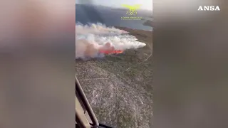 La Maddalena, l'incendio visto dall'alto. Il sindaco: "Danno ambientale elevato"