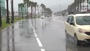 عبر المملكة : طقس ماطر بعدد من الأقاليم وأعلى المقاييس سجلت بالصويرة