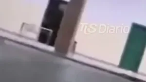 ¿Un duende en una escuela de Caucete?