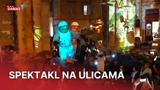 Nestvarni prizori iz Pule: Divovski astronauti i hologrami zavladali gradom | RTL Danas