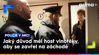 Host se zabarikádoval na záchodě vinotéky | Policie v akci