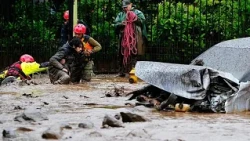 Chile: inundaciones en Santiago convierten calles en ríos y Kast decreta estado de catástrofe