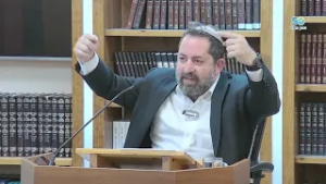 "בגדי קודש": למה הכהן צריך בגדים מיוחדים? | פרשת תצוה | הרב אהרון כהן