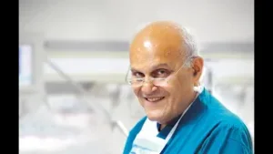 قصة حزينة كانت السبب فى دخول مجدى يعقوب الطب وتفوقه فى مجال جراحة القلب