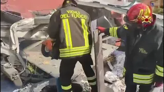 Treno investe furgone sui binari