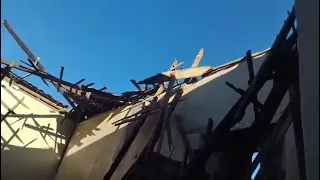 Momentos de angustia se vivieron luego de que parte del techo de la Iglesia Católica San Antonio