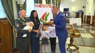 A large family takes center stage. The "Batskava Kashulya" award was presented in Pinsk.