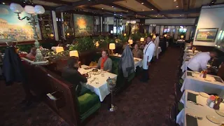 Mister Manners: Restaurant etiquette