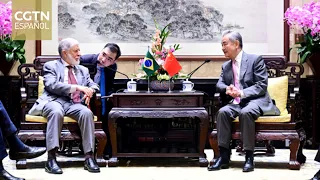Chinese Foreign Minister meets with Brazil's presidential special advisor