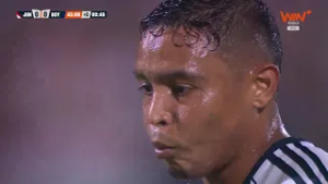 ¡LUIS MURIEL MANDA EL BALÓN AL FONDO DE LA RED DE PENAL Y PONE EL 1-0 PARA JUNIOR! #LALIGAxWIN ??⚪⚽?