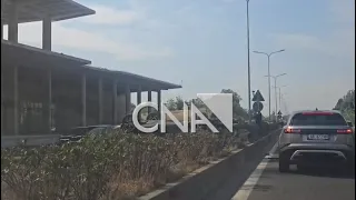 Aksidenti në Unazën e Madhe, "Audi" përmbyset në rrugë