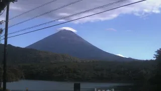 西湖ライブカメラ タイムラプス映像（2026年7月29日） 提供：UTYテレビ山梨