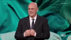 Crozza: "Dopo il gene danese e quello norvegese arriva quello italico. Senza la protesi"