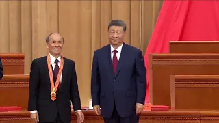Xi confiere la Medalla 1 de Julio a miembros destacados del PCCh