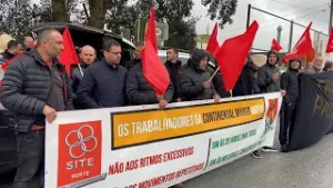 Famalicão: Trabalhadores da Continental Mabor exigem melhores condições de trabalho e de salário