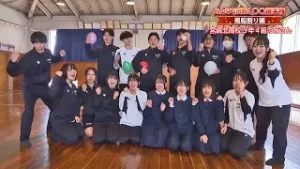 みんなで挑戦！〇〇選手権・風船割り選手権 宮崎北高校3年4組の生徒の皆さん