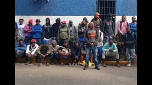 Ejército detiene camión con 32 haitianos indocumentados en Santiago
